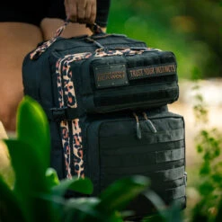 35L Backpack Alpha Black Leopard Limited Edition -Bags Store 2ABCAA73 AB1B 4461 A03C 35031160BB13