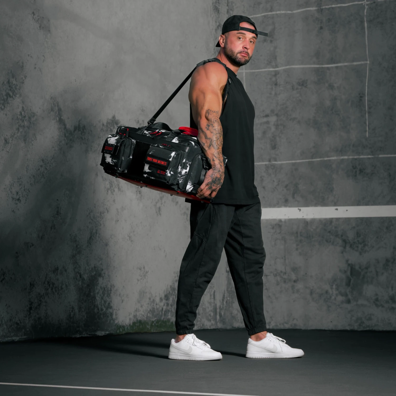 40L Ultimate Duffle Bag Black Lightning Immortal Red 6 40L Ultimate Duffle Bag Black Lightning Immortal Red - Image 4